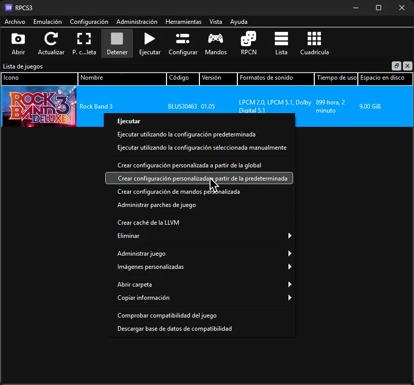 El menú de clic derecho de Rock Band 3 dentro de RPCS3 mostrando un cursor sobre 'Crear configuración personalizada partir de la predeterminada'.
